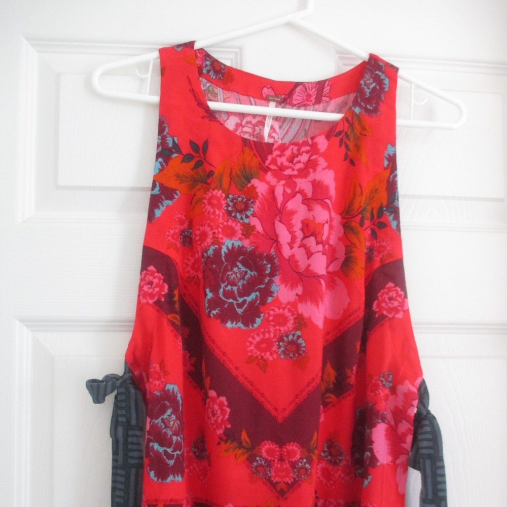 SOLD_Free People Top-BRAND-NEW!!